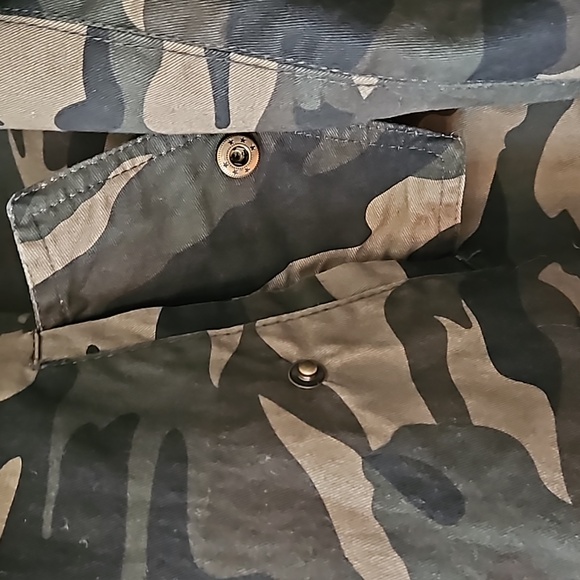 Me Jane Cotton Camo Jacket with Sequin Tiger Head Back - Picture 4 of 9